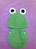 Crochet frog diaper set