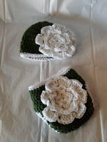 Crochet hunter green and white flower diaper set