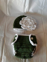 Crochet hunter green and white flower diaper set