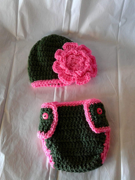 Crochet hunter green and hot pink flower diaper set