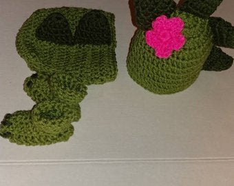 Dinosaur newborn crochet set