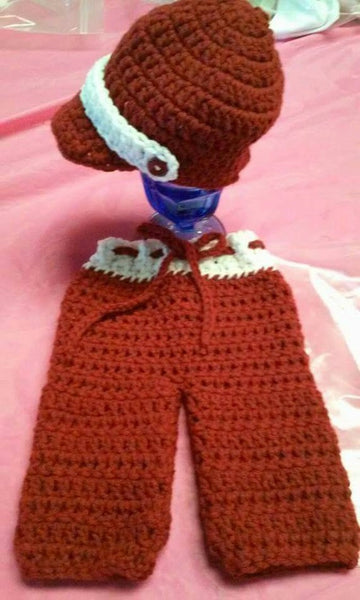 Newborn boy pants set, crimson and white, crochet