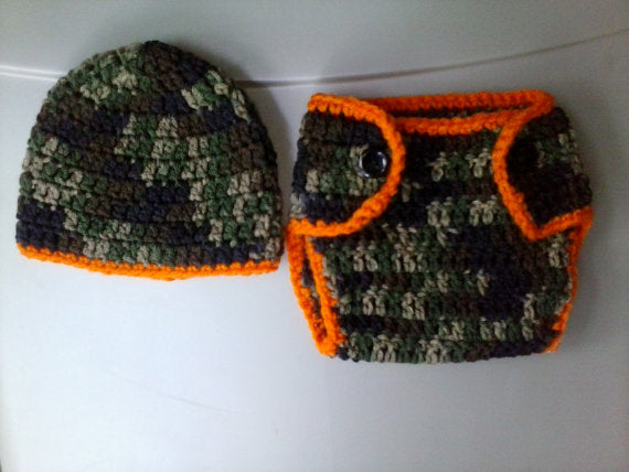 Camouflage newborn diaper set, camo baby hat set